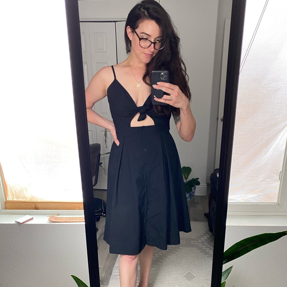 Black dress with tie M